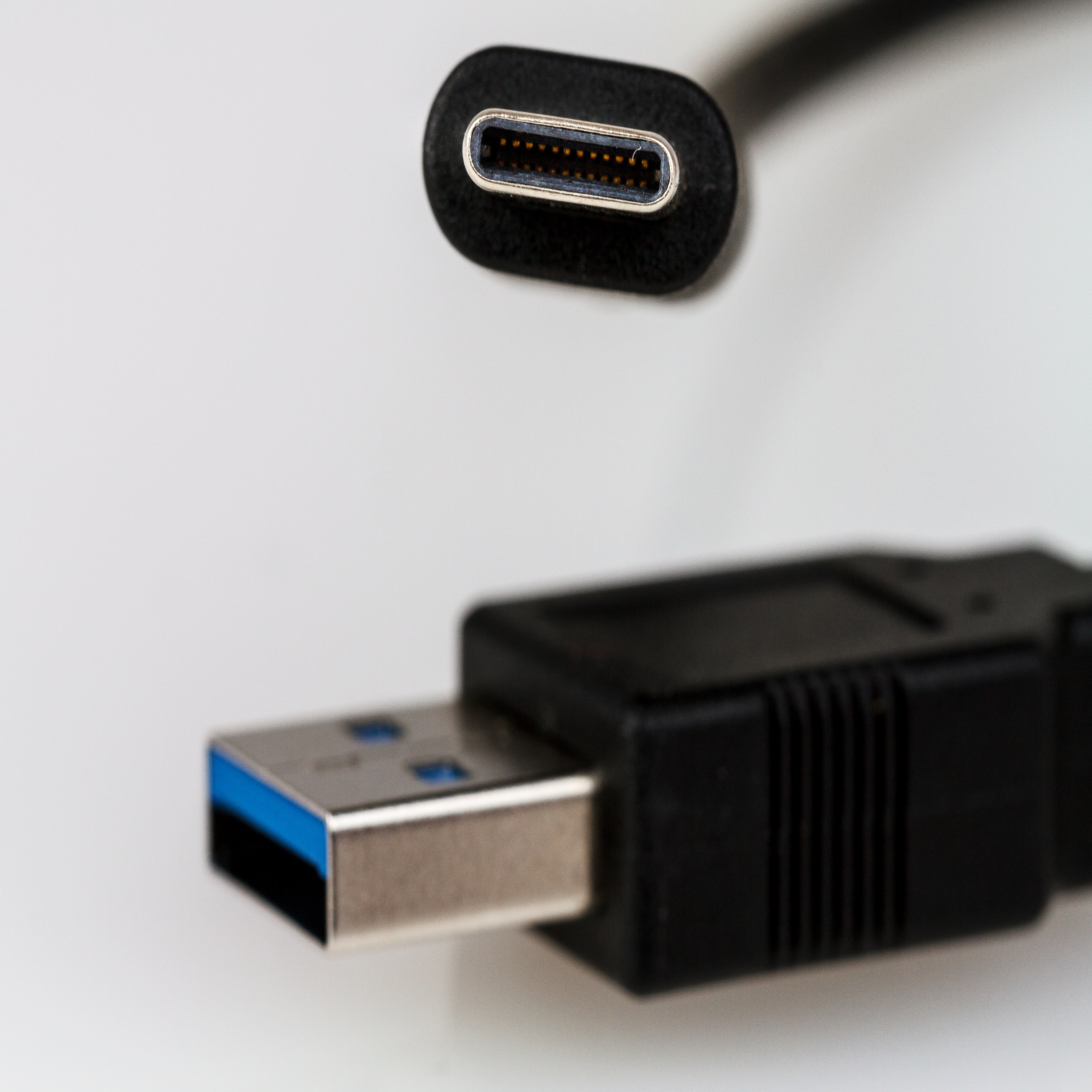 Custom Tailored USB Type-C USB3.0 USB3.1 USB3.2 USB4 dragchain cable