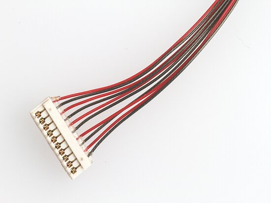 Bild 1 - Kabelkonfektion mit ACES 91209 1,0mm
