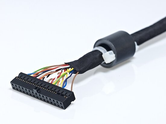 Bild 1 - LVDS Display Cable with  FCI-Minitek or Molex Milli-Grid and Ferrite